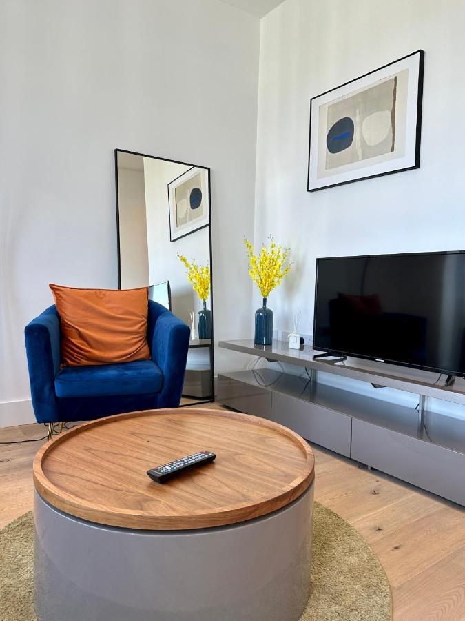 Luxury Central Flat With Stunning Views And Pool London Kültér fotó