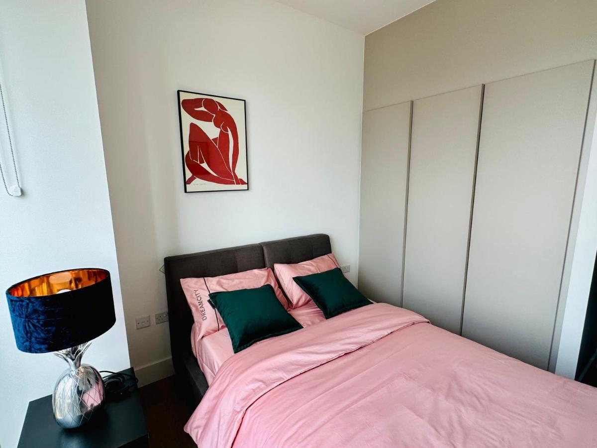 Luxury Central Flat With Stunning Views And Pool London Kültér fotó